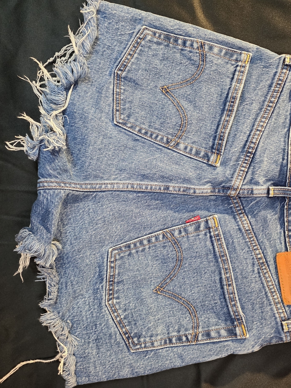 Vintage Levi’s 550 Cut-Off Denim Shorts — Classic High Rise - Picture 3 of 5